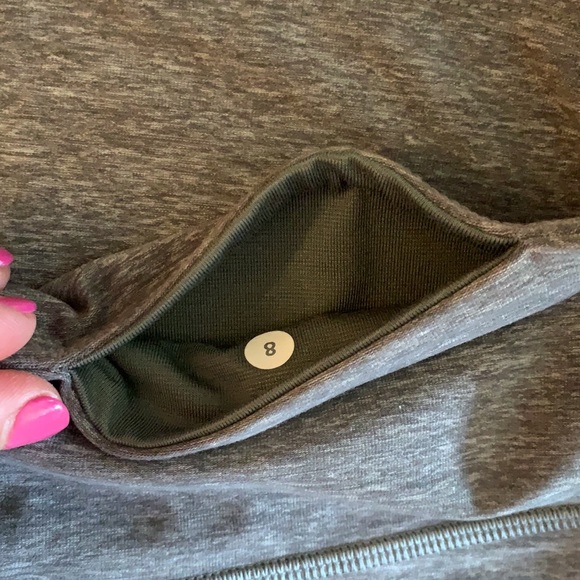 LULULEMON LEGGINGS // Size 8 - Picture 4 of 5